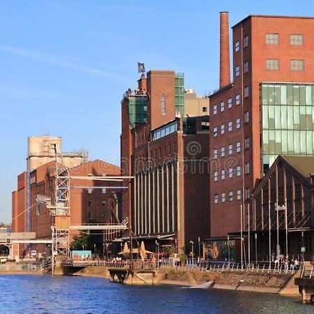 City Apartment Duisburg 2#Netflix &Wlan &Kingsize Bett & Kaffee Maschine & Central & 500M Innenhafen & 2 Min U Bahn Eksteriør bilde