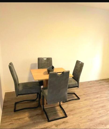 City Apartment Duisburg 2#Netflix &Wlan &Kingsize Bett & Kaffee Maschine & Central & 500M Innenhafen & 2 Min U Bahn Eksteriør bilde