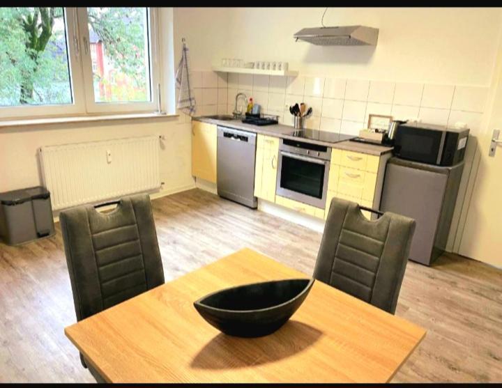 City Apartment Duisburg 2#Netflix &Wlan &Kingsize Bett & Kaffee Maschine & Central & 500M Innenhafen & 2 Min U Bahn Eksteriør bilde